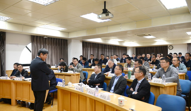 這是自企業管理班成立以來開設的第一門課程_調整大小.JPG