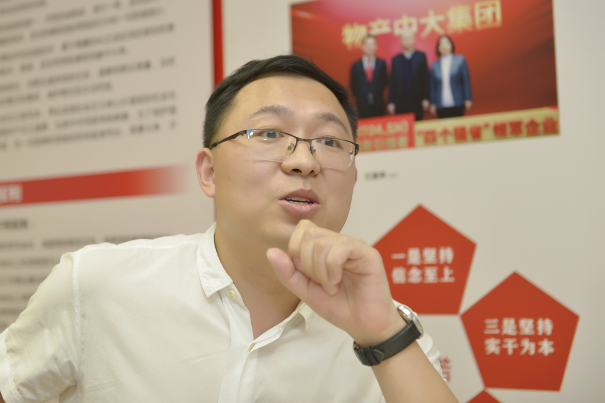 1565948730124932RH2a.jpg _DSC6387.jpg